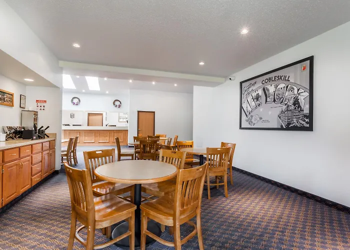Super 8 By Wyndham Cobleskill Ny